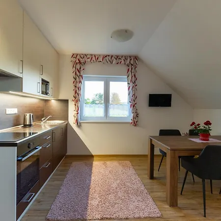 Kohoutek A Slepicka V Novohradskych Horach *